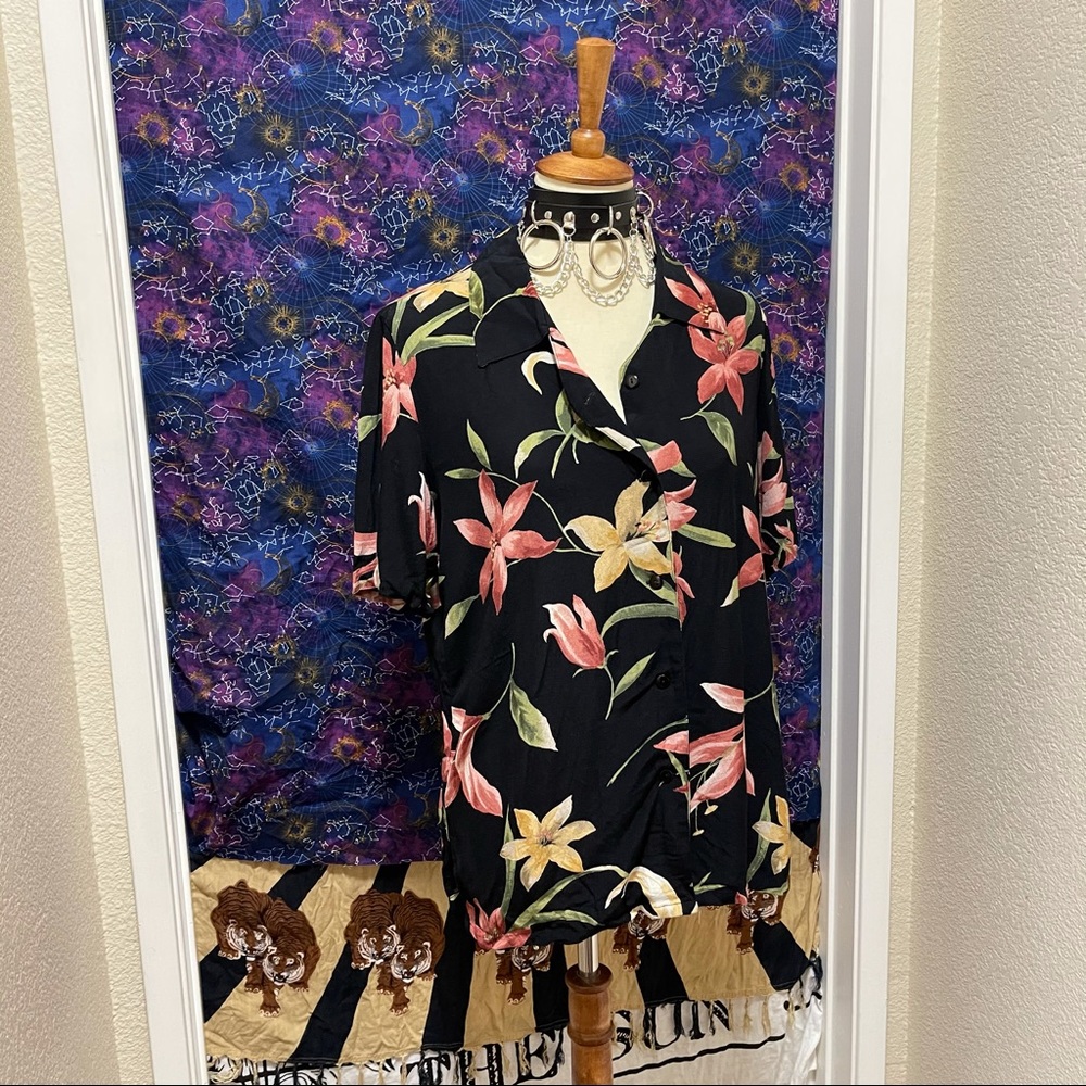 🌈 Amazing Vintage dark floral top - Picture 4 of 11